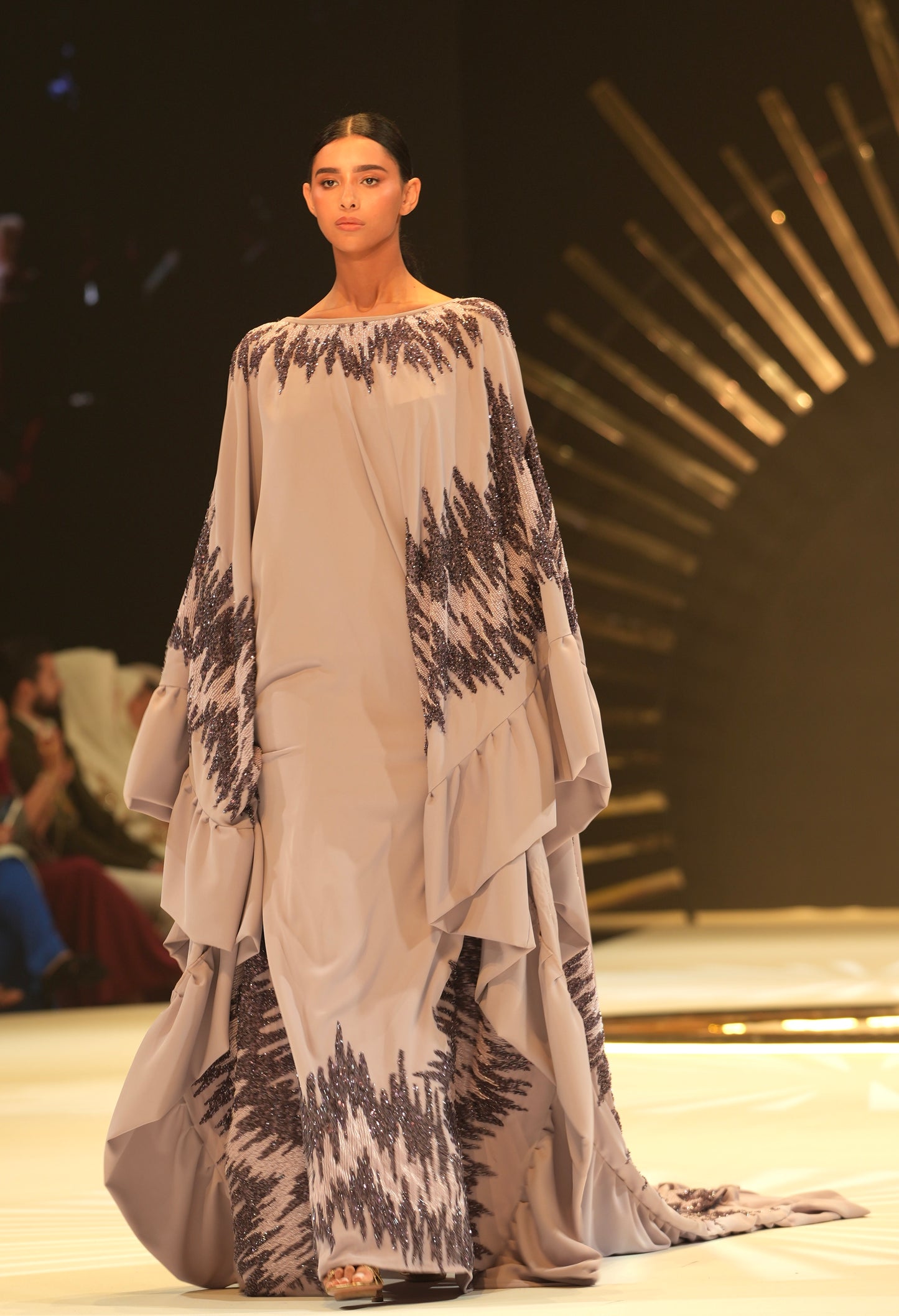 GRANDE CAPE SET